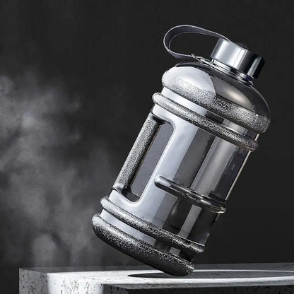 Sport Wasserflasche 2L - Große Trinkflasche mit Griff für Gym & Training