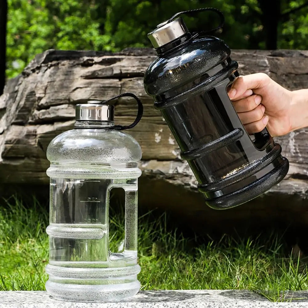 Sport Wasserflasche 2L - Große Trinkflasche mit Griff für Gym & Training